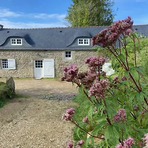 Moulin De Kerstrat Hébergement de vacances Brennilis